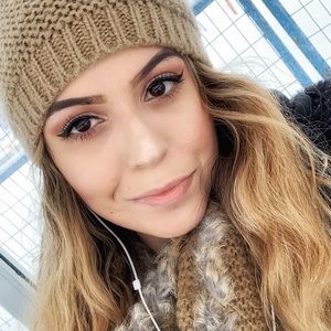 Meet your Posher, Marianthi